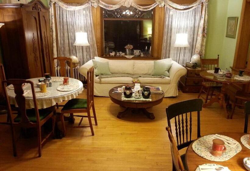 이코노미 룸, White Lace Inn