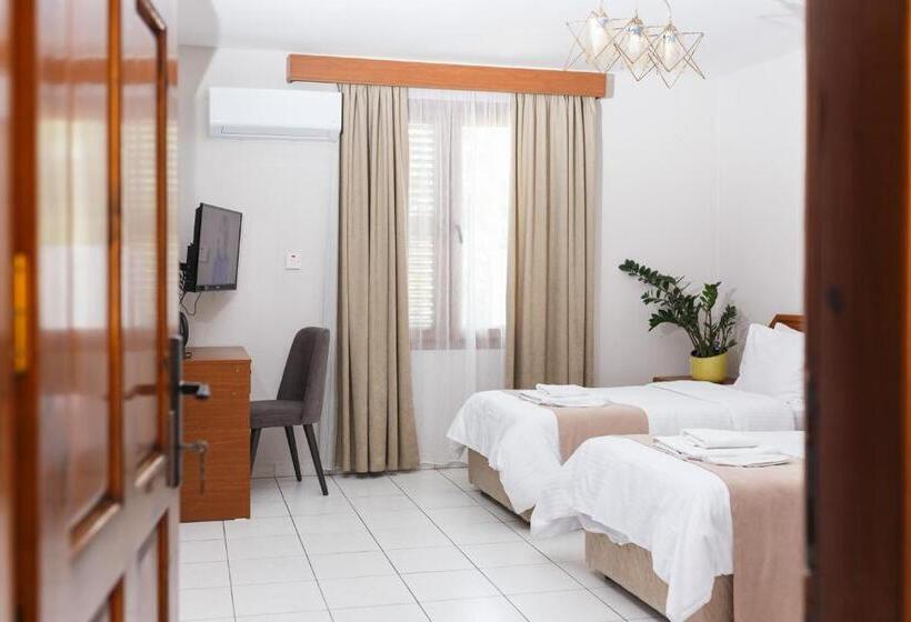 Номер Стандарт Трехместный, Homelike Guest House