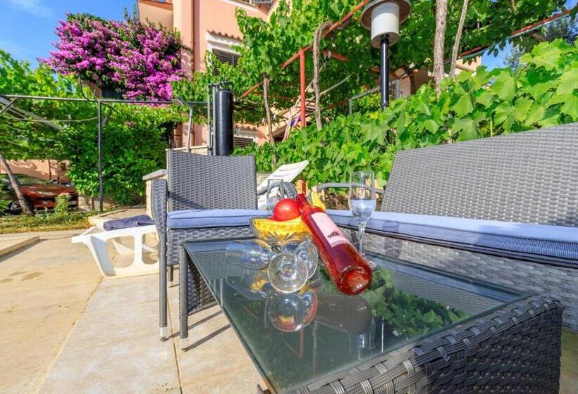 Апартаменты 1 Спальня, Apartments Slavko