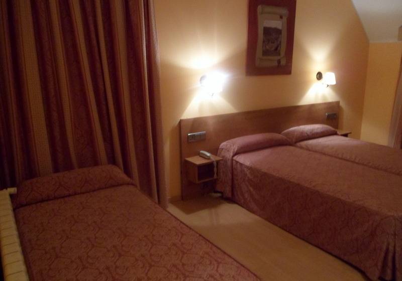 اتاق استاندارد سه نفره, Wuau! Hotel Segle Xx