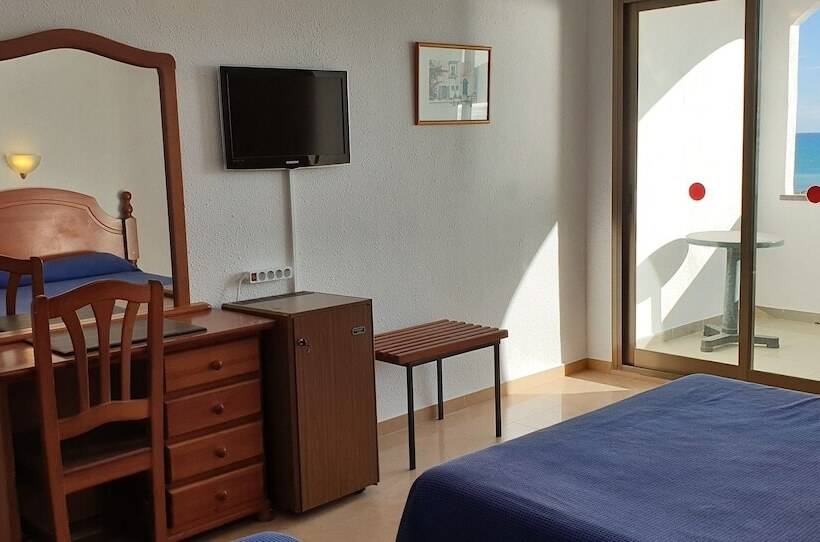Номер Стандарт Трехместный, Medplaya Hotel Vistamar Costa Dorada