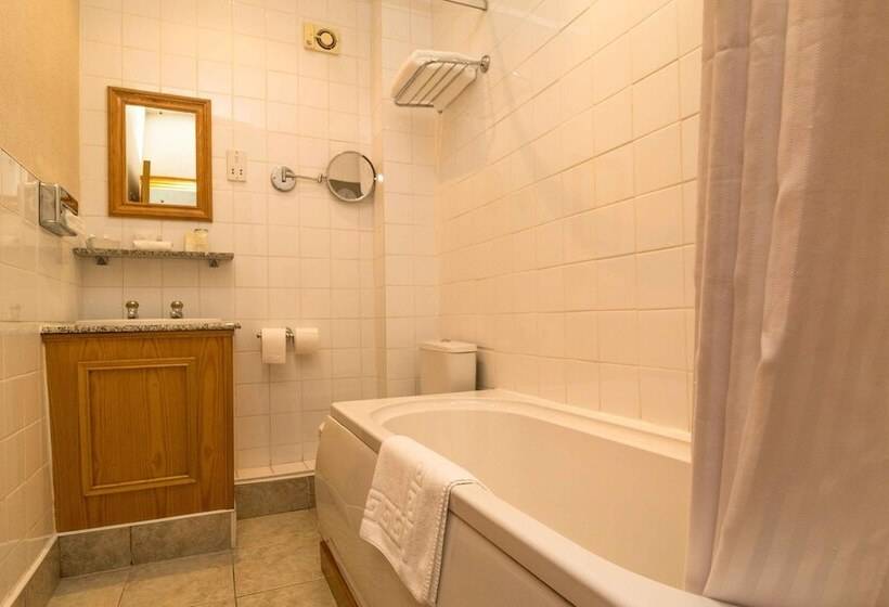 Номер Стандарт Индивидуальный, Washington Central Hotel And Sleepwell Inn