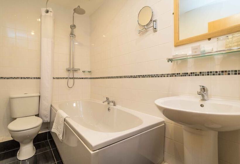 Семейный Номер Deluxe, Washington Central Hotel And Sleepwell Inn