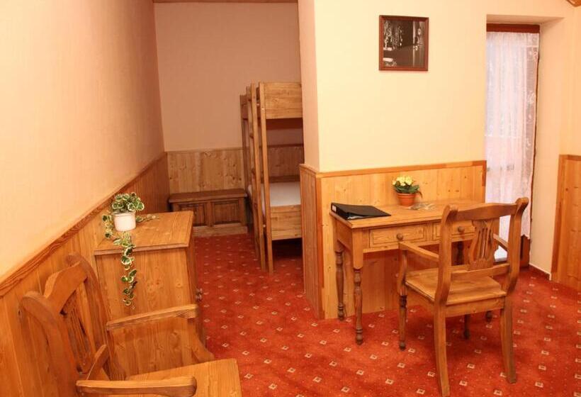 חדר סטנדרט לארבעה, Garni Hotel Asas