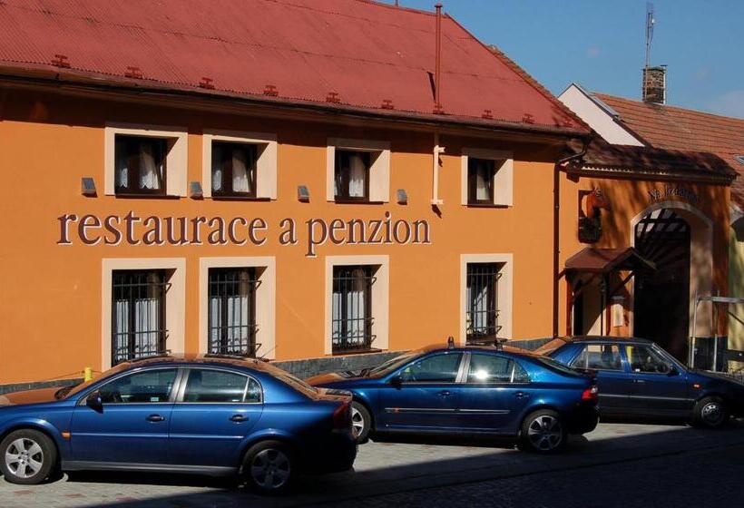 اتاق استاندارد, Penzion A Restaurace Na Jízdárně