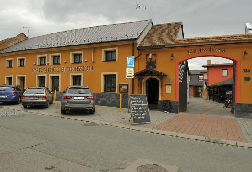 اتاق استاندارد, Penzion A Restaurace Na Jízdárně