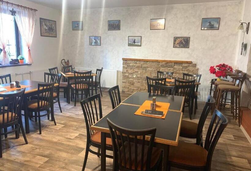 اتاق استاندارد, Penzion A Restaurace Na Jízdárně