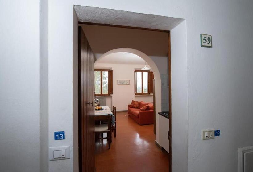 استودیوی استاندارد, Borgo La Torre Alle Tolfe