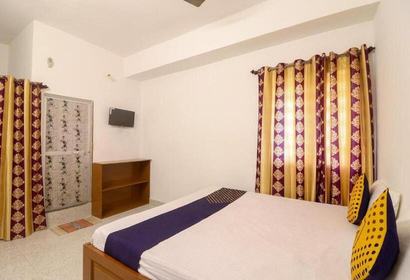 اتاق استاندارد سه نفره, Spot On Hotel Om Kanha