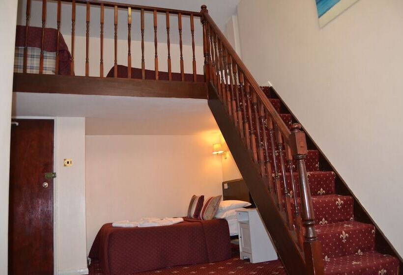 חדר סטנדרט לארבעה, Hyde Park Court