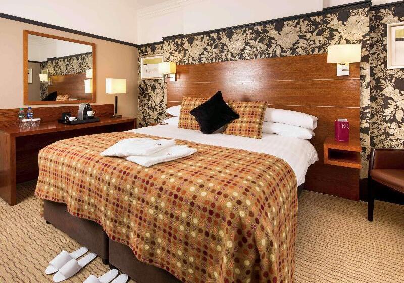 Номер Стандарт Вид на Сад, Mercure Leeds Parkway