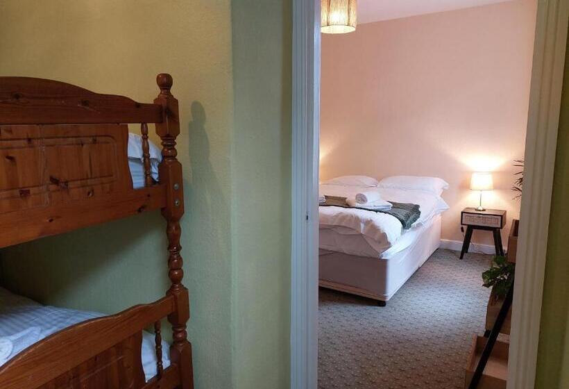 Семейный Номер, Lion Hotel Dulverton