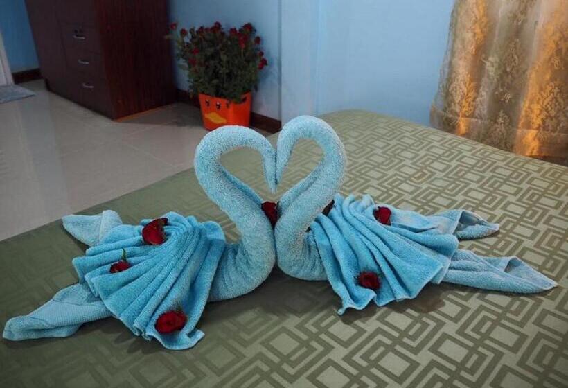 디럭스 룸 킹사이즈 침대, Pakmeng Guesthouse