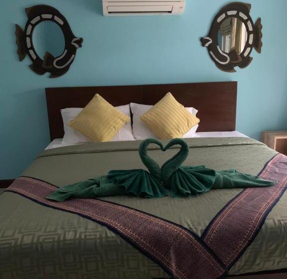 디럭스 룸 킹사이즈 침대, Pakmeng Guesthouse