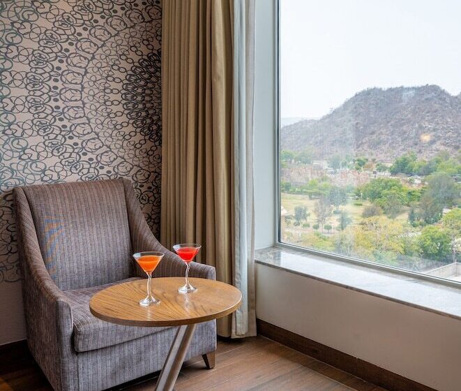 带观景的标准间, Doubletree By Hilton Jaipur Amer