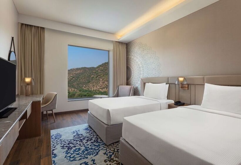 带观景的标准间, Doubletree By Hilton Jaipur Amer