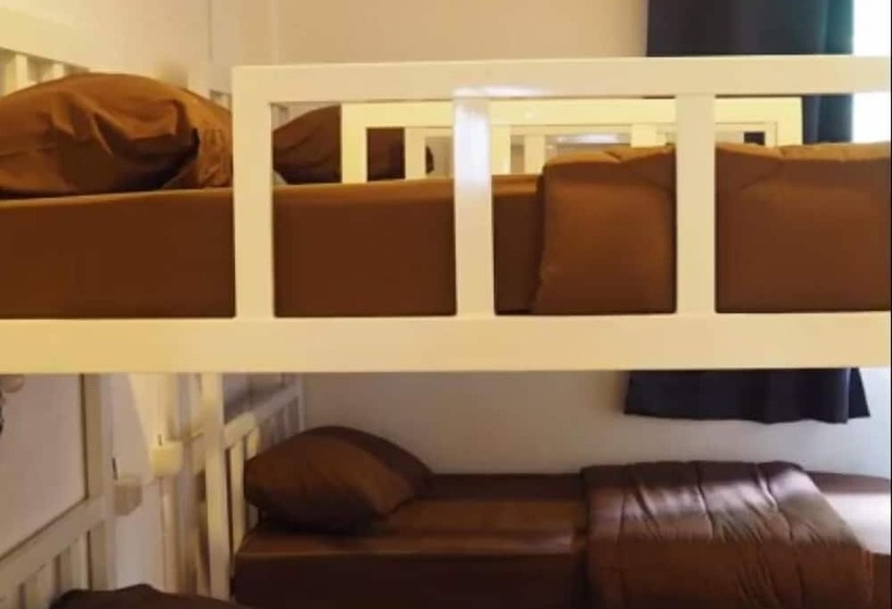 Cama em Quarto Compartilhado, Sunset Buri Hostel
