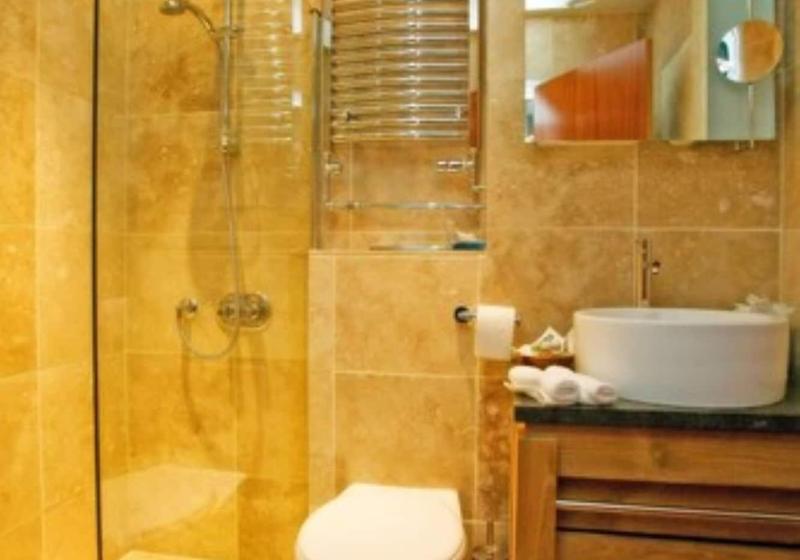 Номер Стандарт, Cobo Bay Hotel