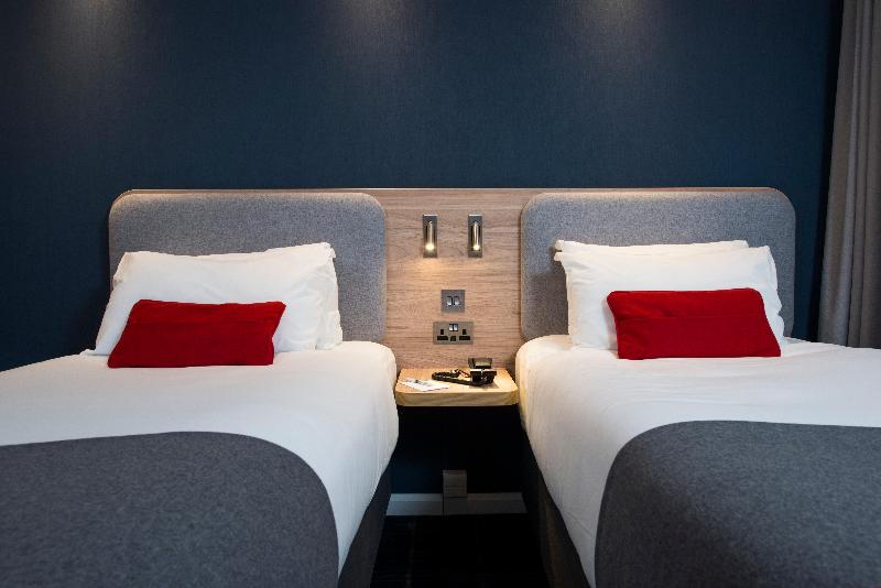 Номер Стандарт Адаптированный для Инвалидов, Holiday Inn Express Bath, An Ihg