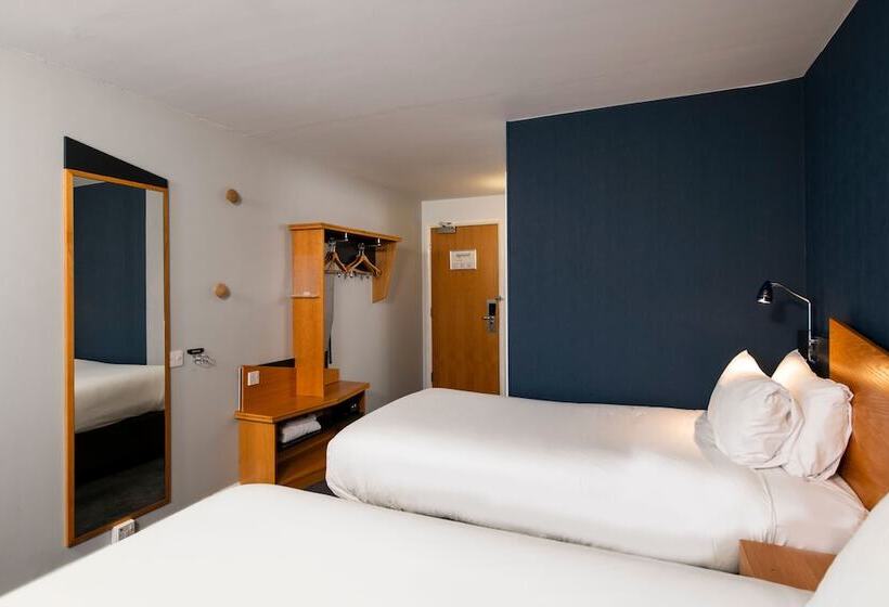 Номер Стандарт, Holiday Inn Express Lichfield, An Ihg