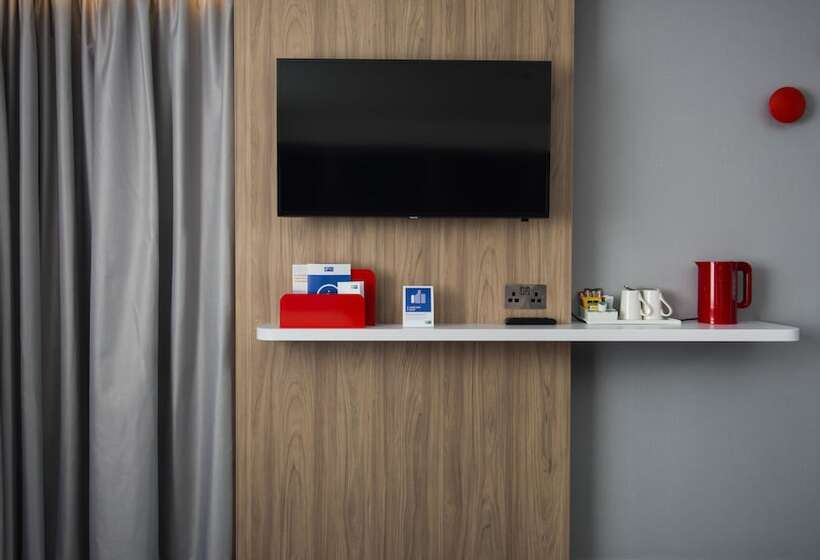 Номер Стандарт, Holiday Inn Express London Hammersmith, An Ihg