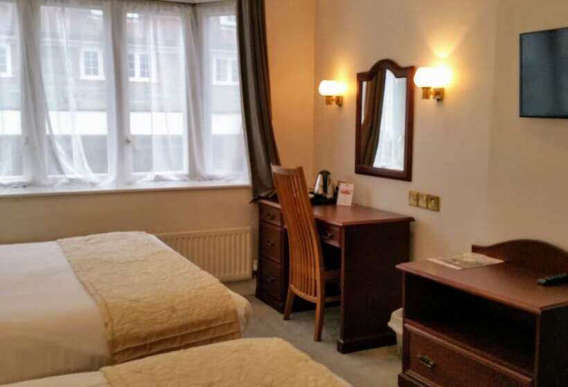 스탠다드 트리플 룸, The George Hotel Pangbourne