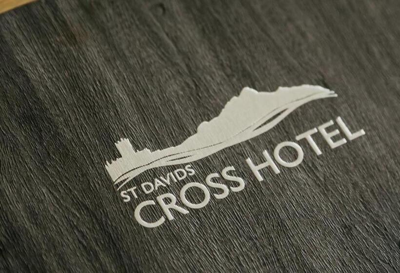 غرفة كومفورت, St. Davids Cross