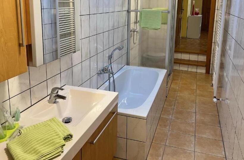 Quarto Deluxe, Zum Zacherwirt