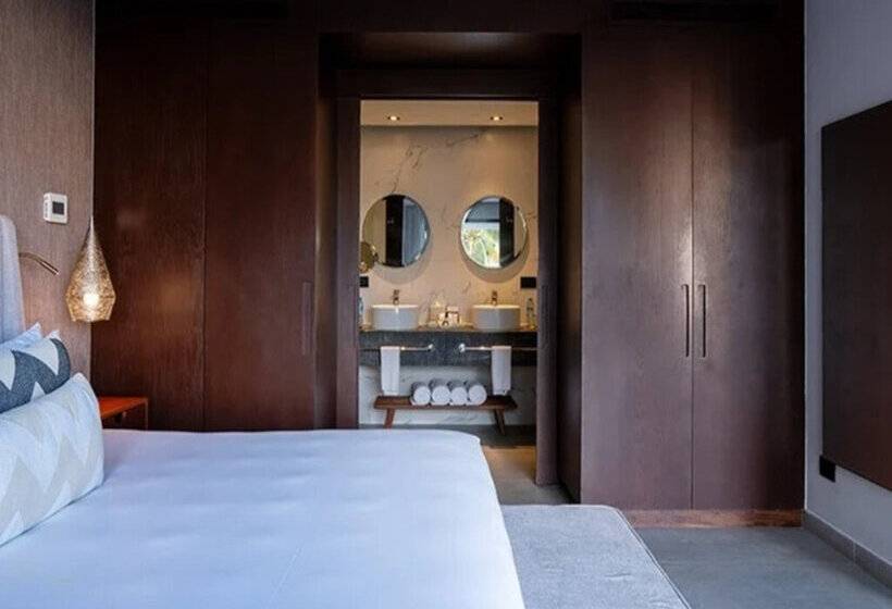 Junior Suite, The Fives Oceanfront