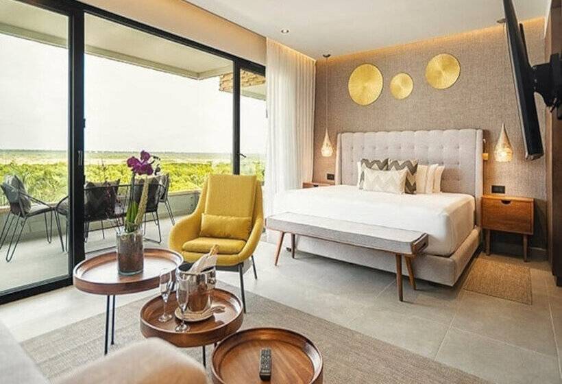 Junior Suite, The Fives Oceanfront
