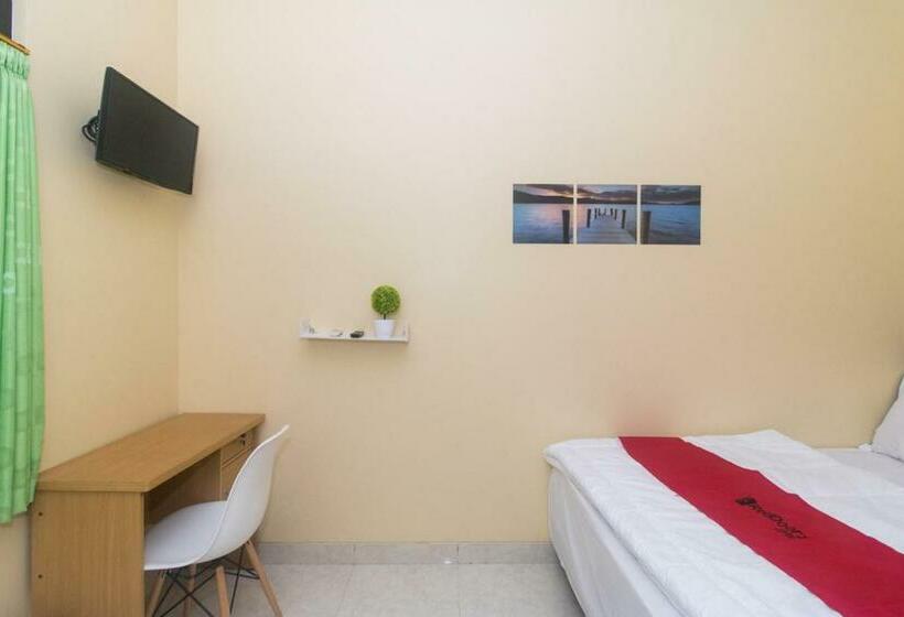 Номер Стандарт, Reddoorz Syariah Near Stasiun Madiun