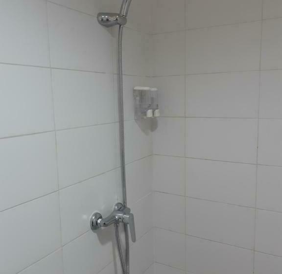 スタンダードルーム, Urooms Senayan