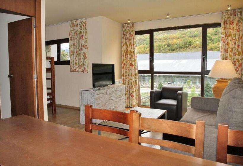 Family flat with view, Aparthotel La Vall Blanca