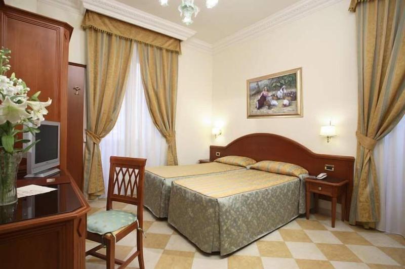 اتاق سوپریور سه تخته, Contilia