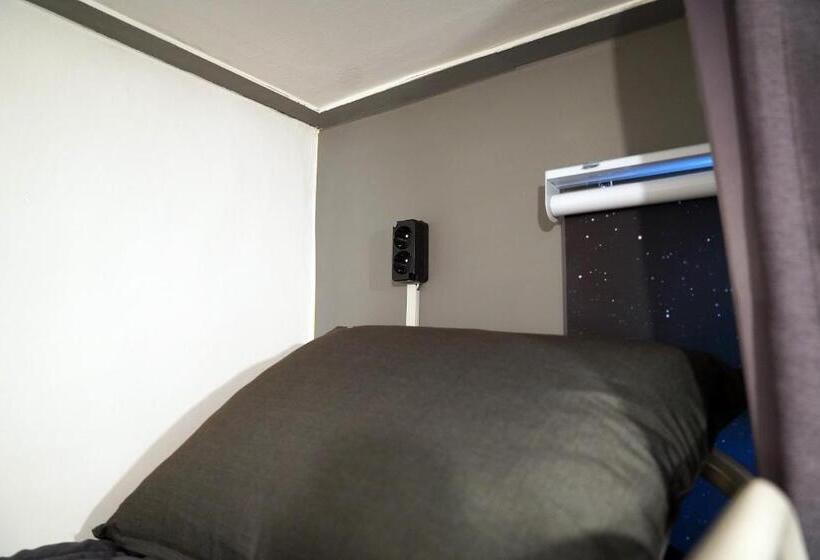 Quarto Quádruplo Estandar, Apollo Guesthouse