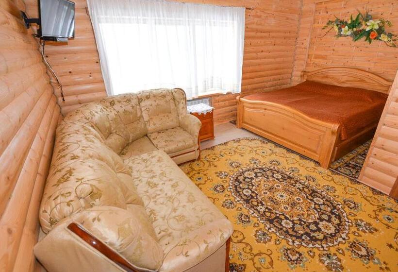 اتاق استاندارد سه نفره, Kozatsky Dvorik