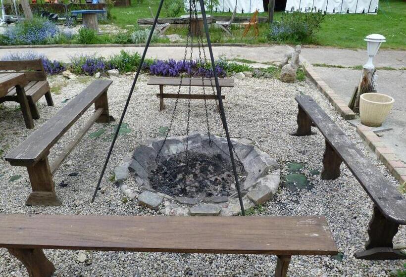 Семейный Номер Вид на Сад, Au Bonheur Nomade