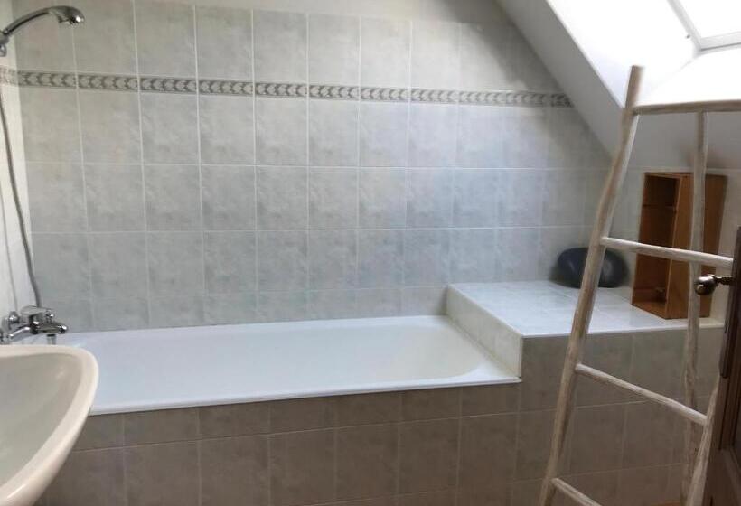 Номер Стандарт Вид на Сад, Domaine De Lesty   Chambre D Hôtes