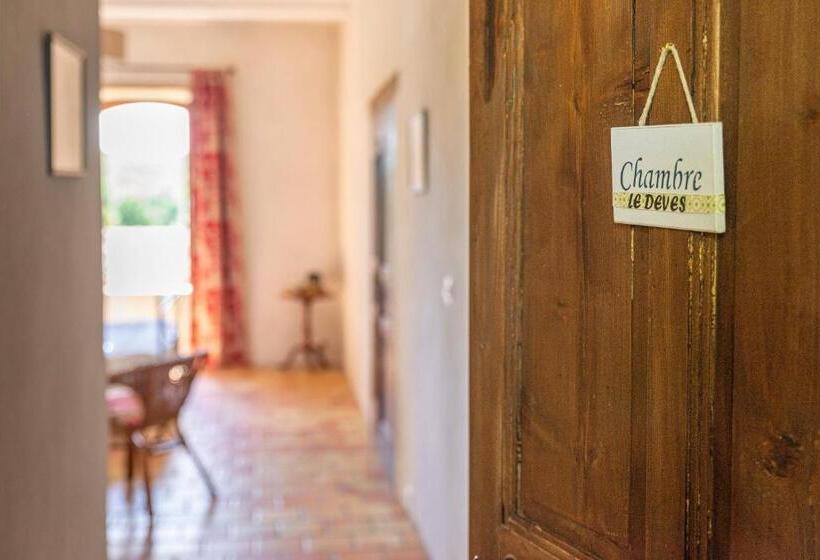 Номер Стандарт с Балконом, Maison D Hôtes Mas De La Chadenede
