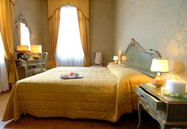 Habitación Cuádruple Estándar, Canal