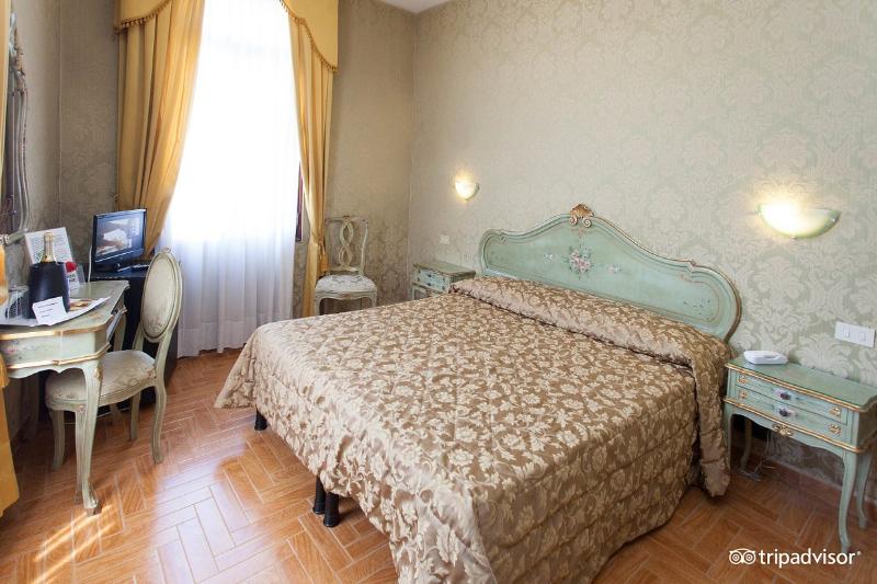 Habitación Estándar Individual, Canal