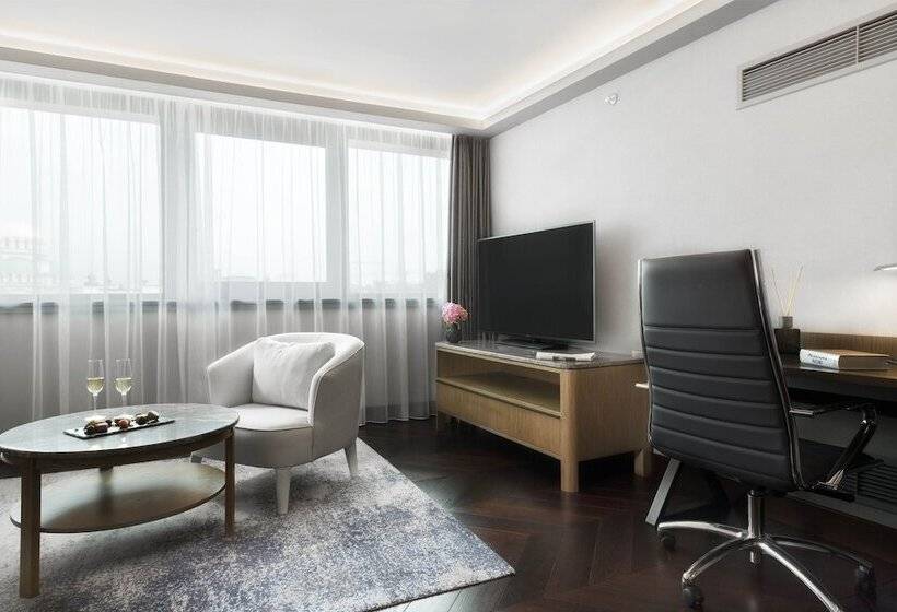 Люкс с Видом, Intercontinental Sofia, An Ihg