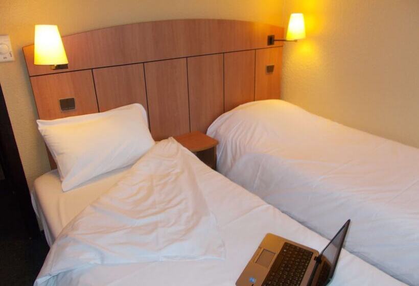 Номер Стандарт, Kyriad Tarbes Odos