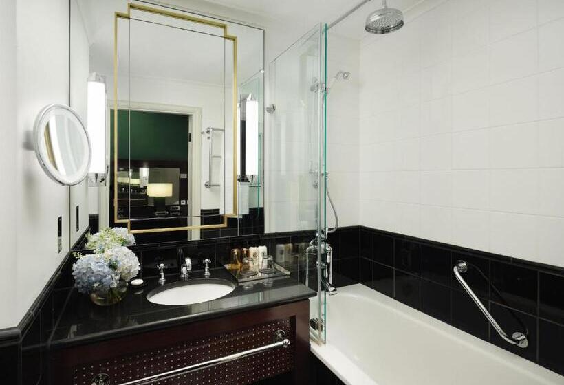 اتاق سوپریور با تخت بزرگ, Sofitel London St James