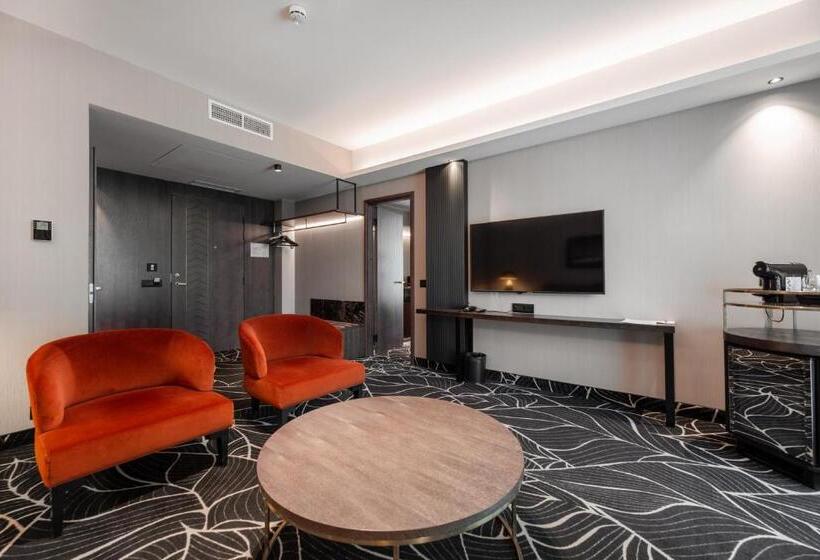 سوئیت اجرایی با بالکن, Movenpick Hotel Tallinn