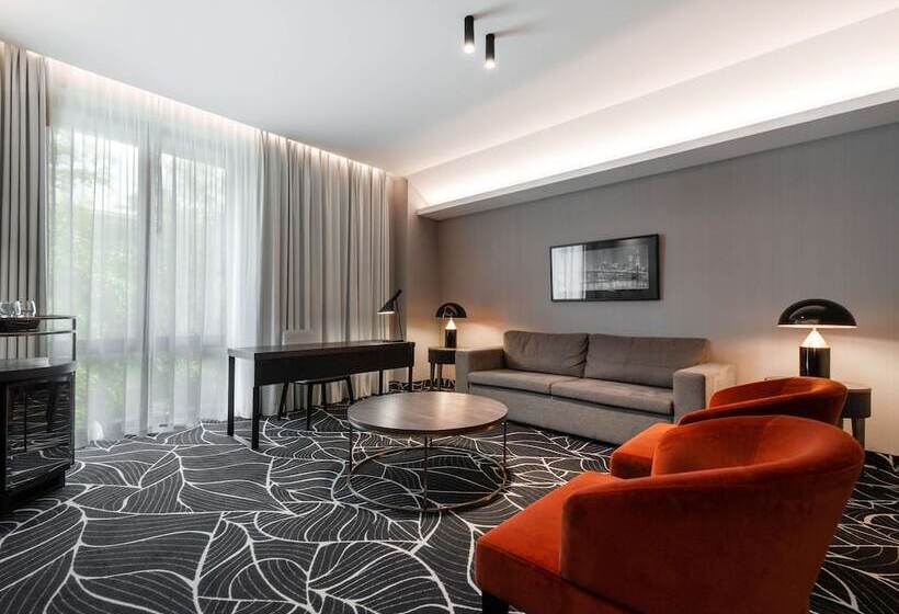 سوئیت اجرایی با بالکن, Movenpick Hotel Tallinn