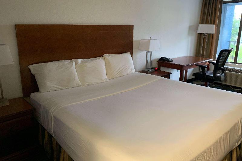 Стандартный Номер Кровать Кинг, Travelodge By Wyndham Mobile Al