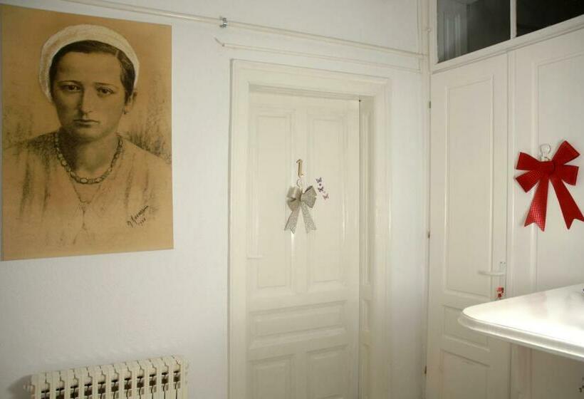 استودیوی استاندارد, Apartments Seyda