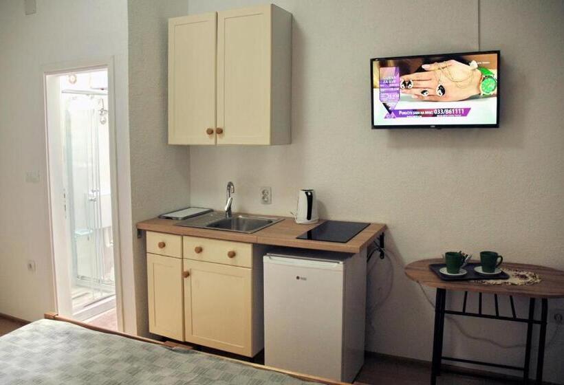 استودیوی استاندارد, Apartments Seyda