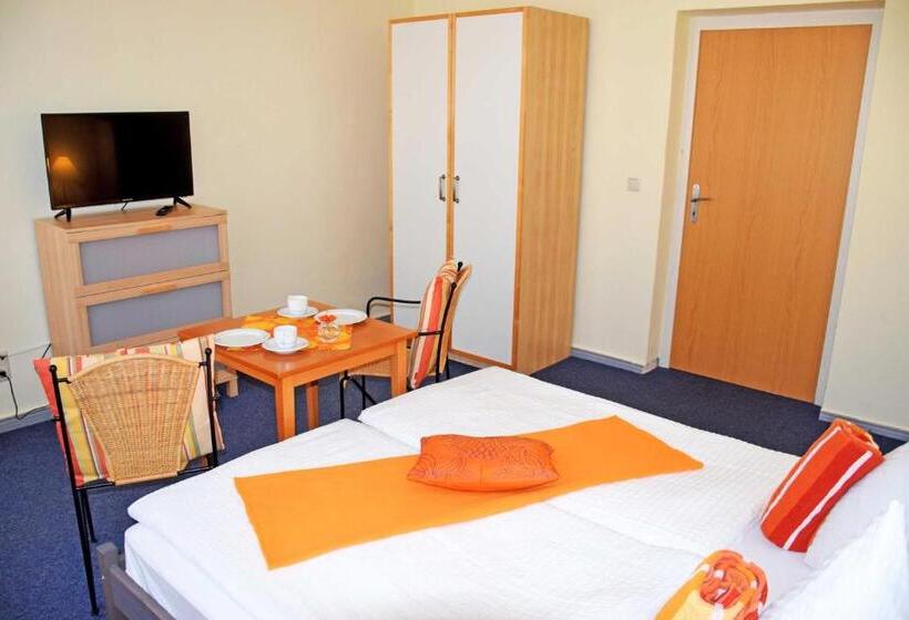 バス共有のスタンダードルーム, Wilhelms Hostel Im Ostseebad Sellin